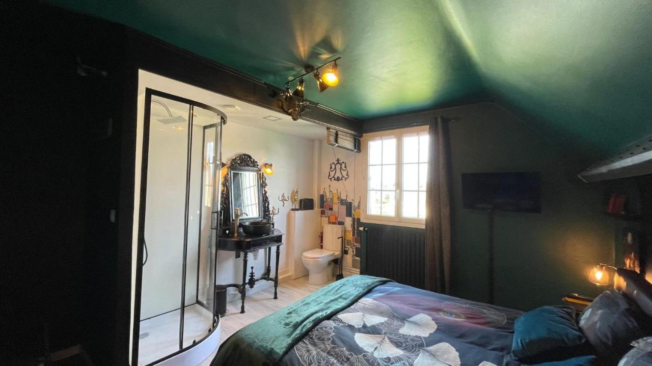 Bed and Breakfast Les Nuits Victoriennes Saint-Germain-du-Corbeis Esterno foto
