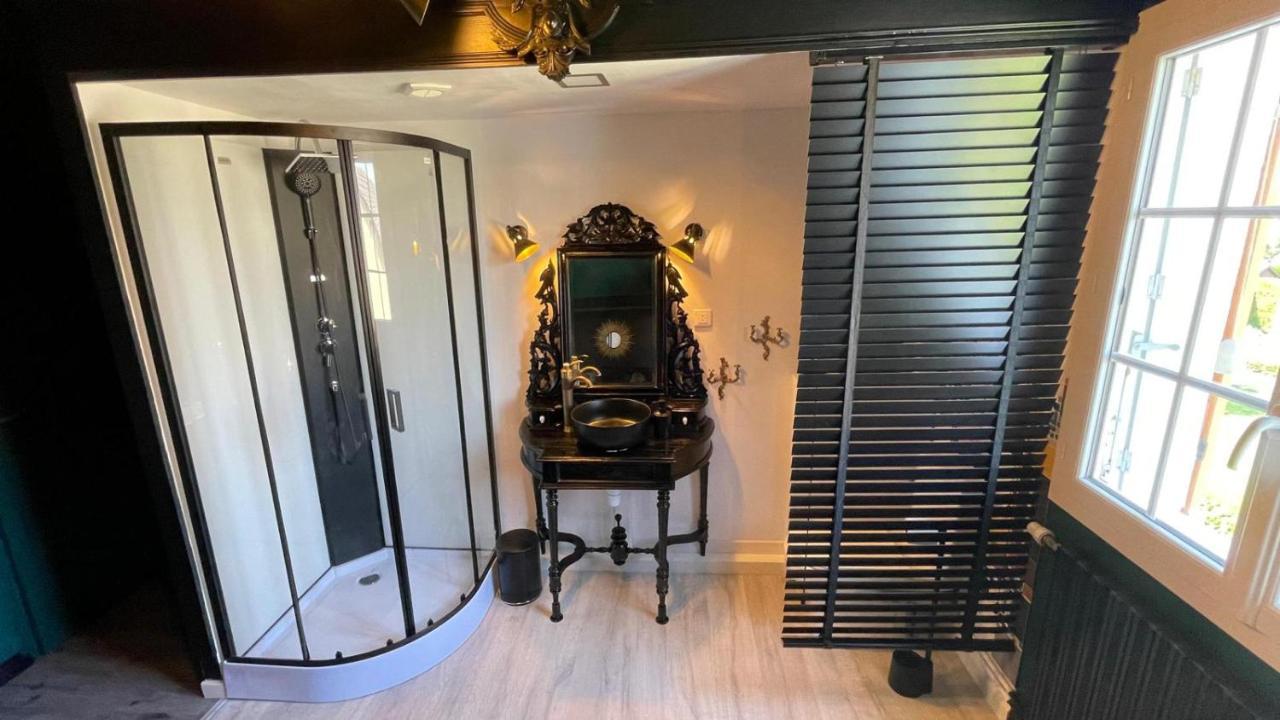 Bed and Breakfast Les Nuits Victoriennes Saint-Germain-du-Corbeis Esterno foto