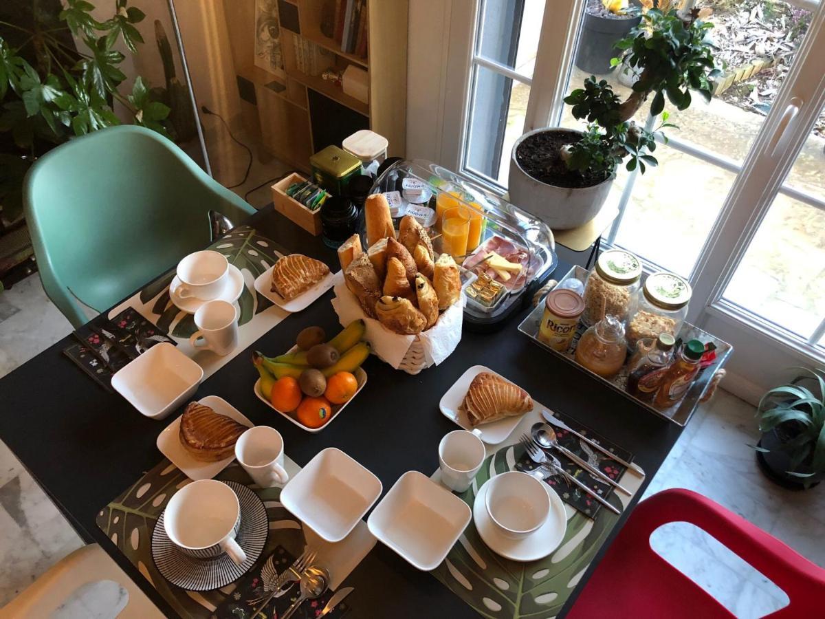 Bed and Breakfast Les Nuits Victoriennes Saint-Germain-du-Corbeis Esterno foto